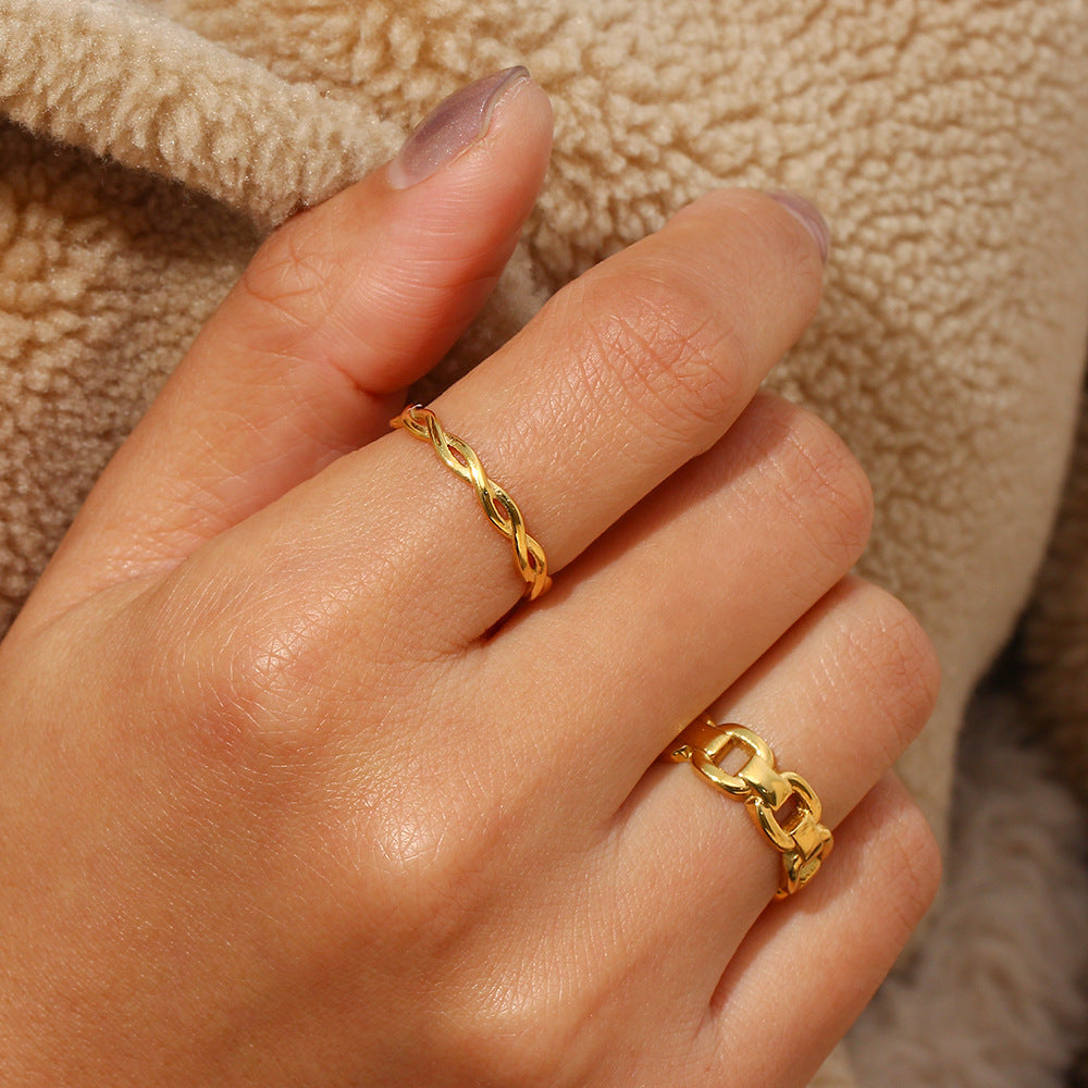 Aria Twist-ring